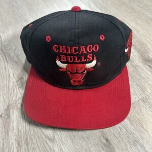 VTG Chicago Bulls Snapback Hat NBA Basketball‎ Jordan Youngan Black Red Cap